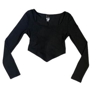 Black long sleeve crop top
